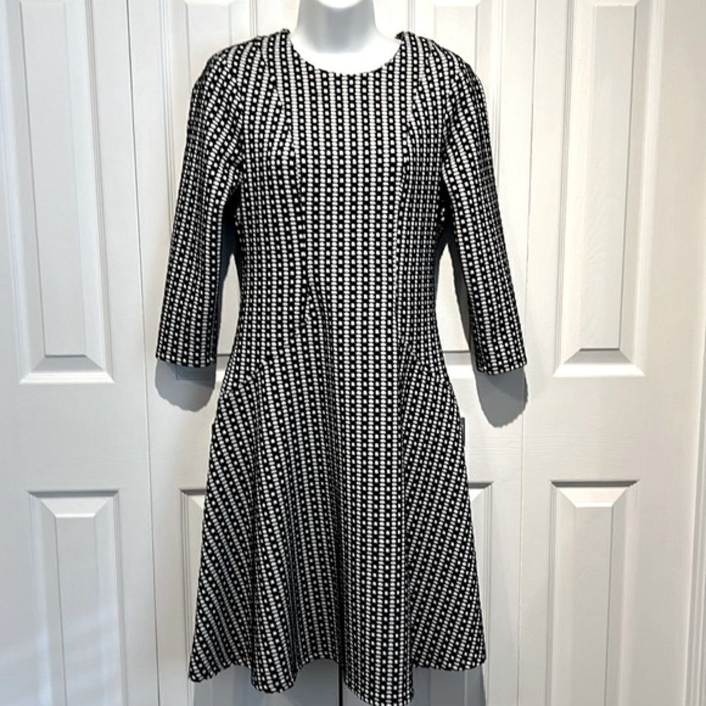 Calvin Klein Black/White 3/4 Sleeve Fit &‎ Flare Dress Size 4